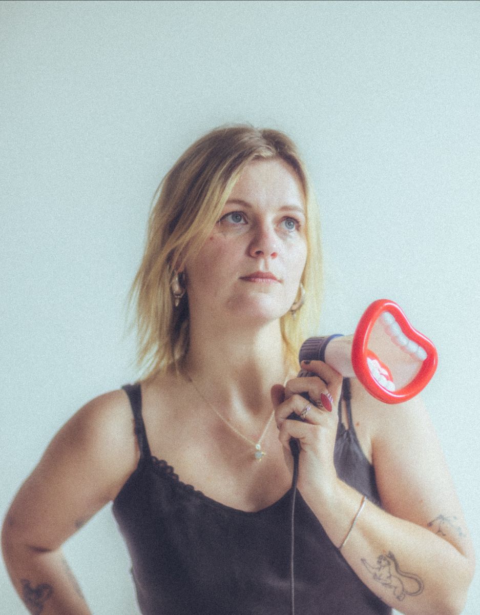 ROMANIE - IT'S NOT THAT FUNNY - VINYL LP